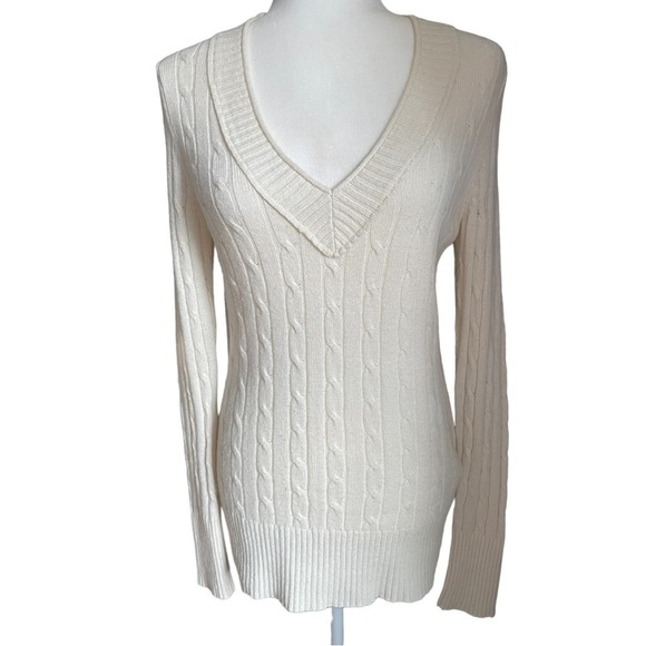 LOFT Sweaters - 𝅺LOFT Long Sleeve V-neck Cable Knit Sweater Cream M